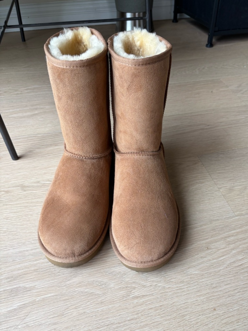 UGG Classic short Shearling Lined Men’s Boots - Chestnut